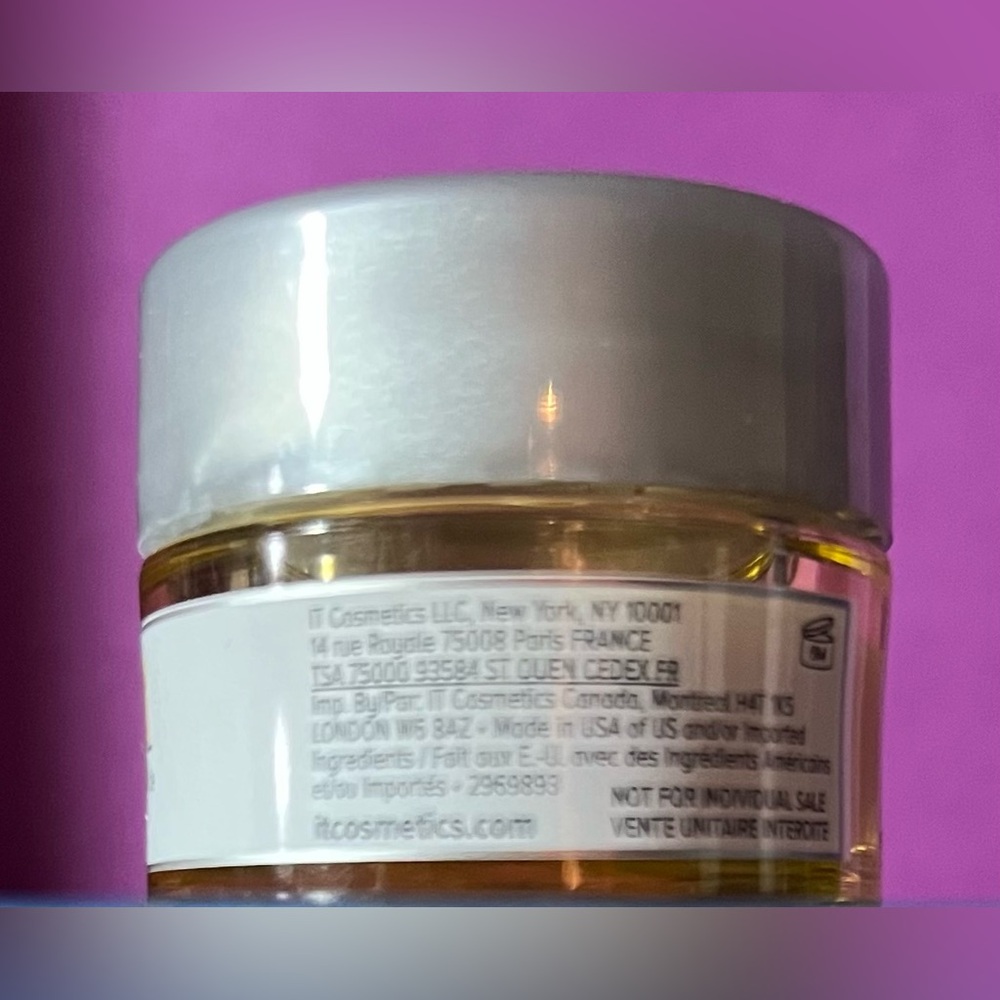 IT COSMETICS - Confidence In An Eye Cream - (brand new) - Picture 4 of 6